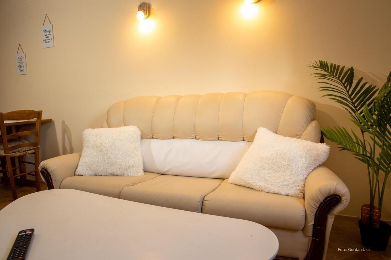 Apartment Midea Rovigno Esterno foto
