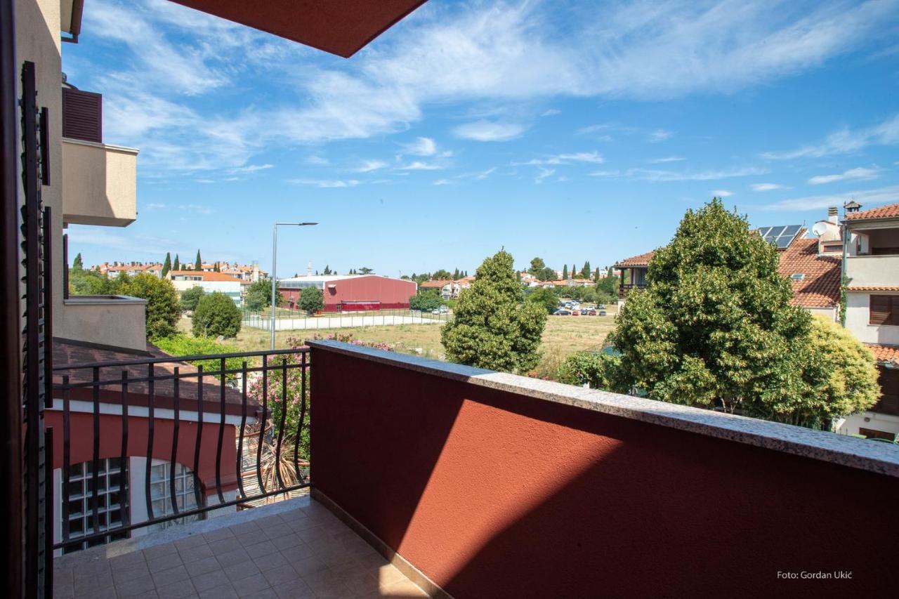 Apartment Midea Rovigno Esterno foto