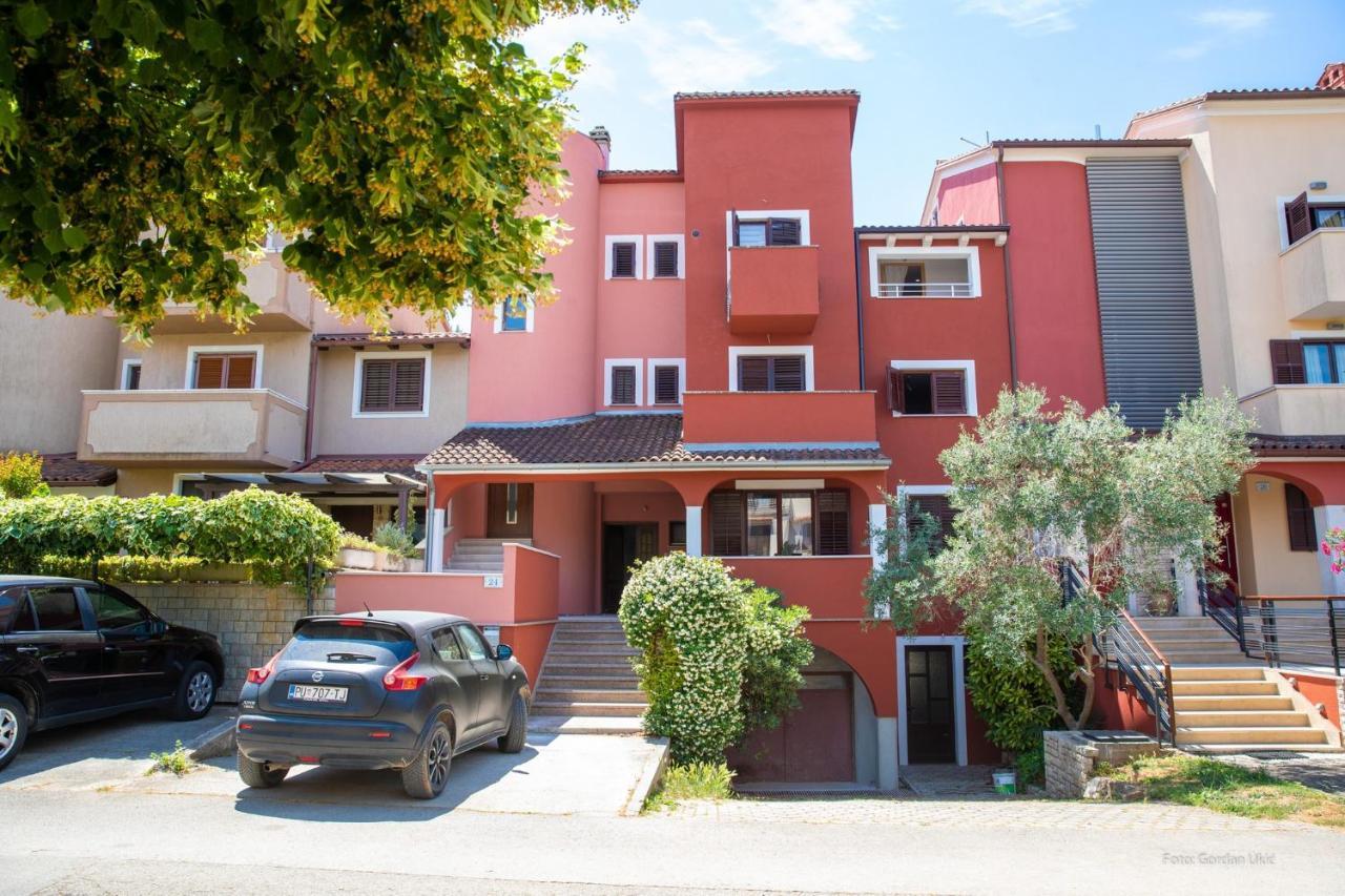 Apartment Midea Rovigno Esterno foto